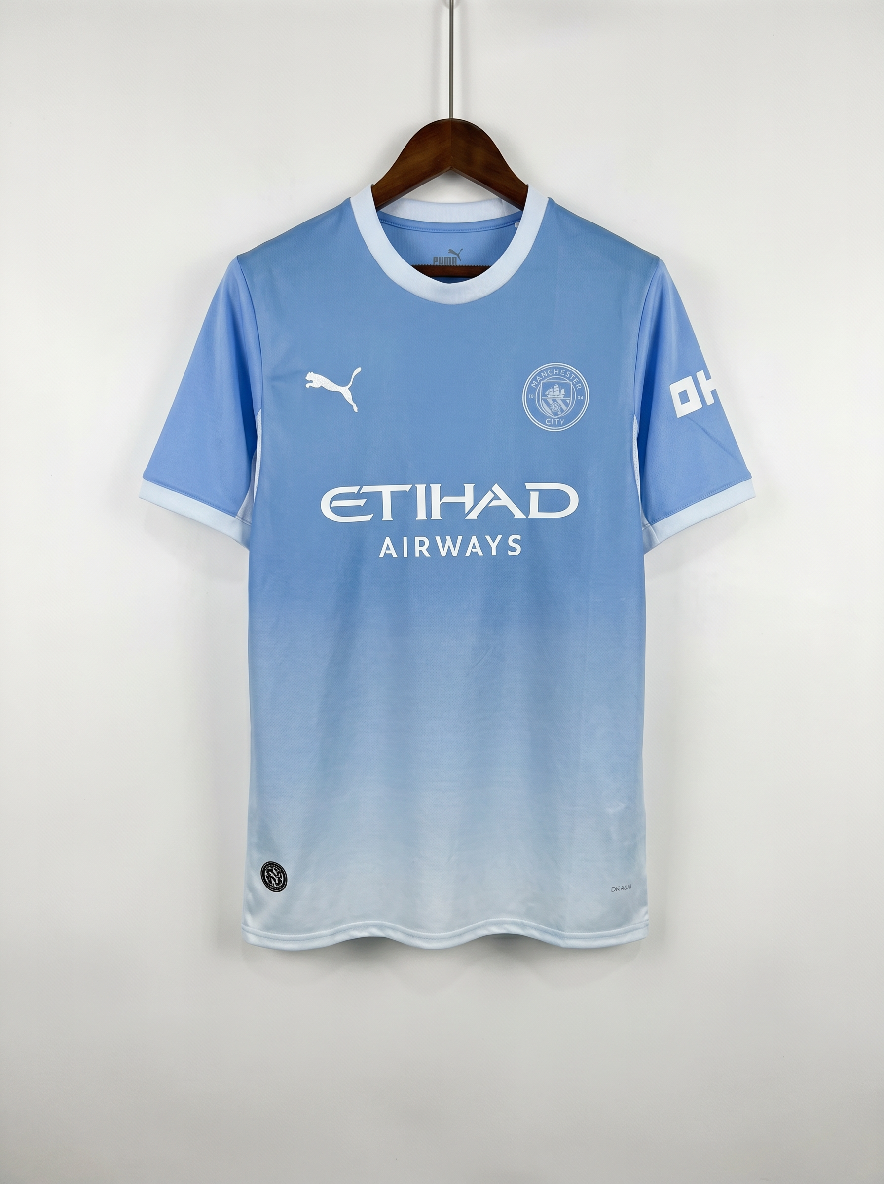 Manchester City Home 26/27 – Sky Blue Gradient